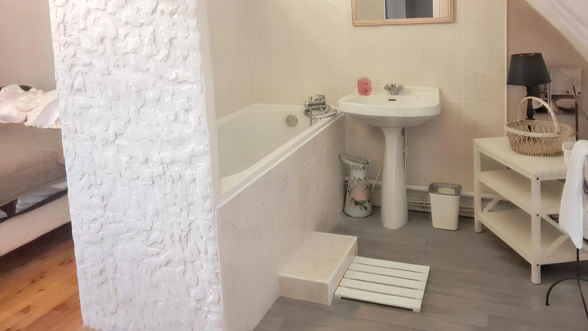 Holiday home Charmante Maison Pres De Primelin Avec Jardin Et Terrasse